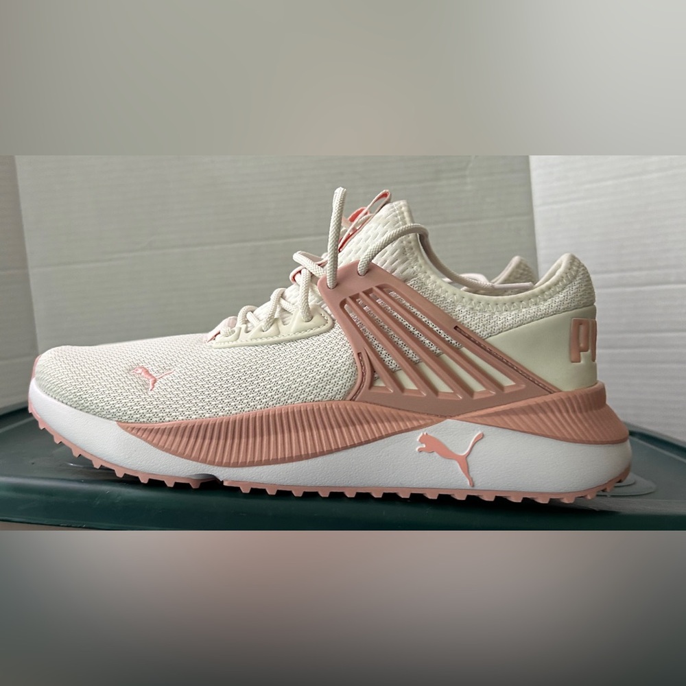 Puma Women's Cream and Pink Sneakers Size 11 EUC - Picture 3 of 6